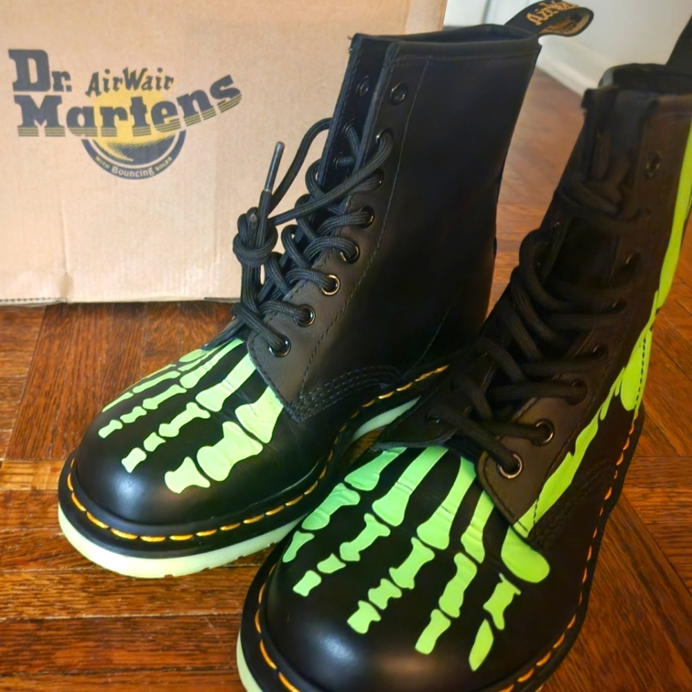 Made in Asia Doc Marten boot